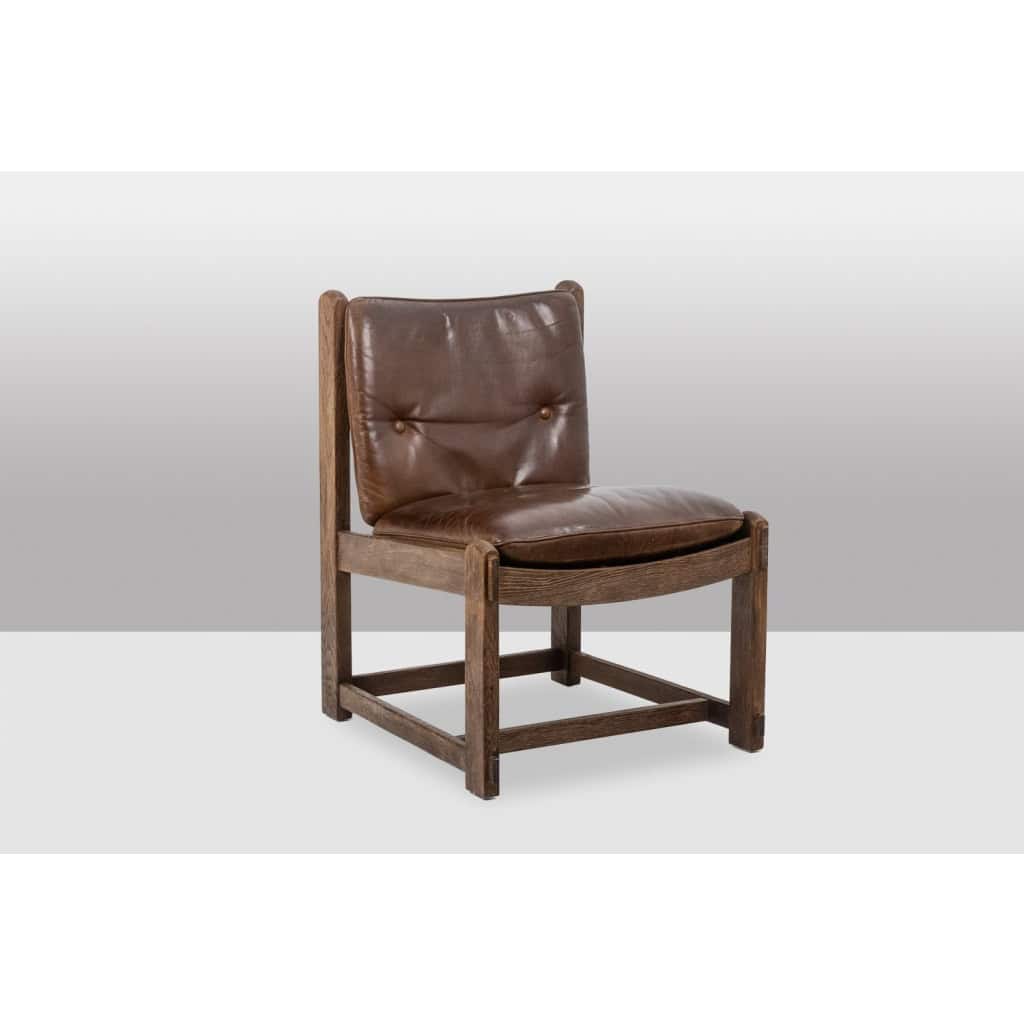 Paire de chauffeuses en chêne, garnie de cuir. Travail des années 1960. LS6554 5