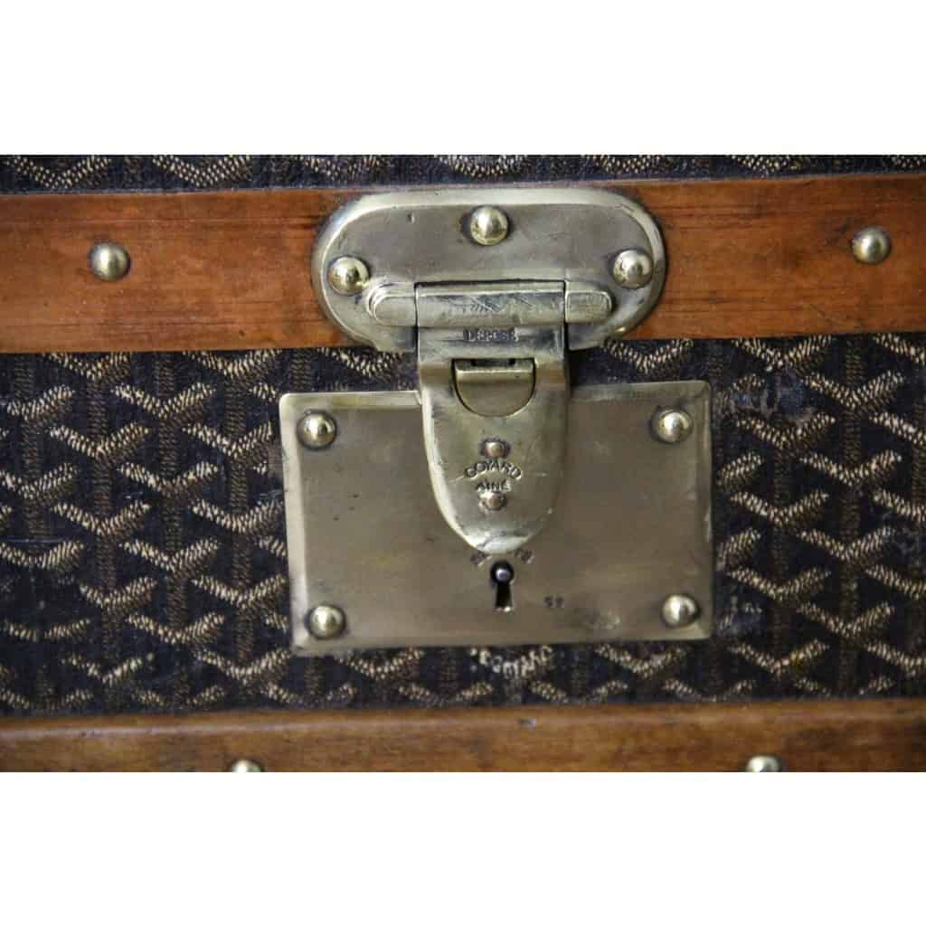 Malle Goyard 100 cm des années 1920’s en toile a chevrons 6