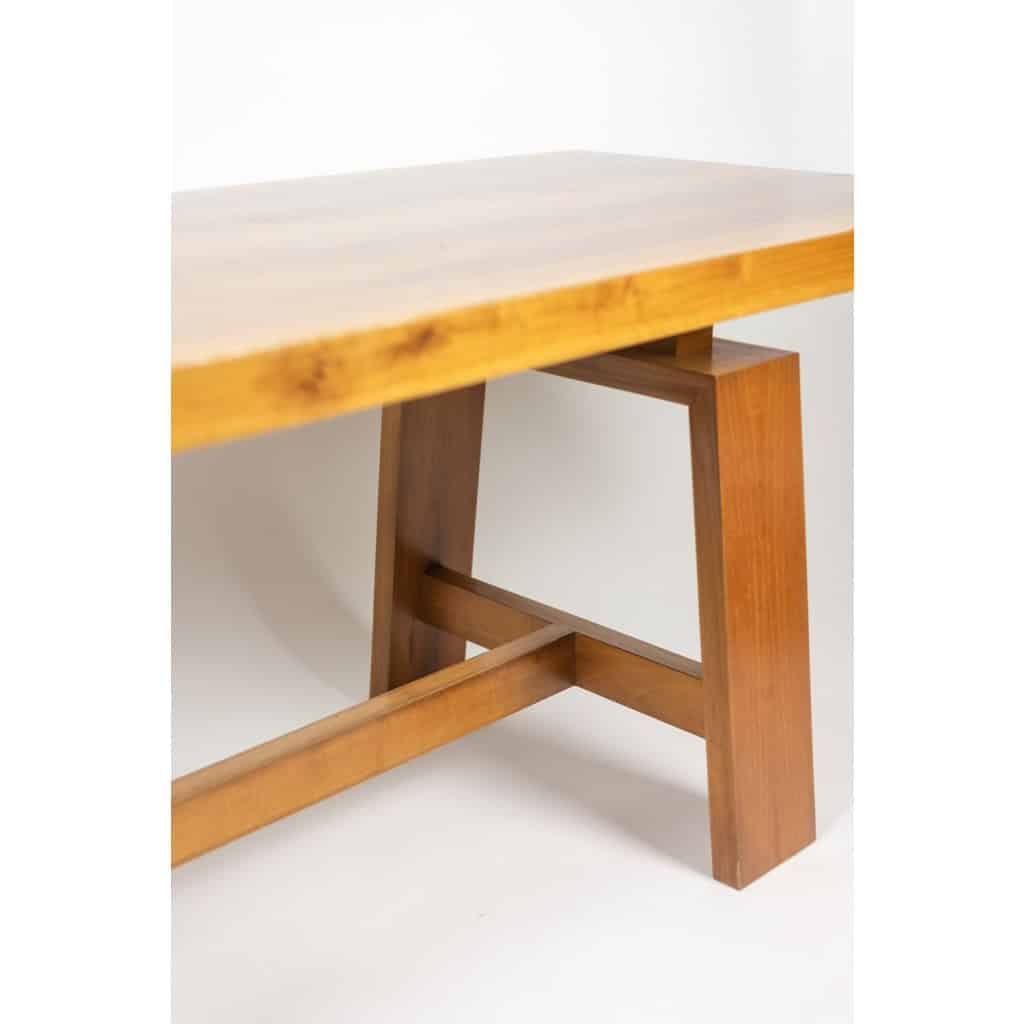 Light cherry wood varnished desk. 1970s LS6579 6