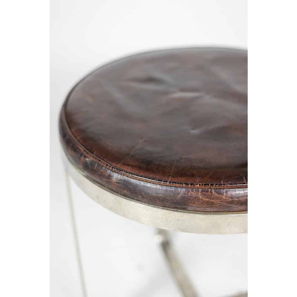 Tabouret rond de style Industriel, en métal et cuir. Années 1970 LS6609 6