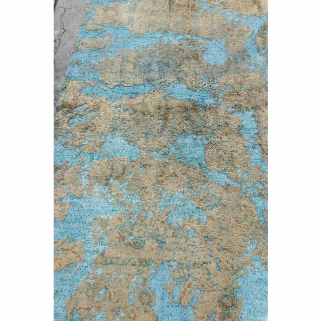 Tapis de sol rectangulaire en laine à fond bleu clair. Contemporain. LS6613 6