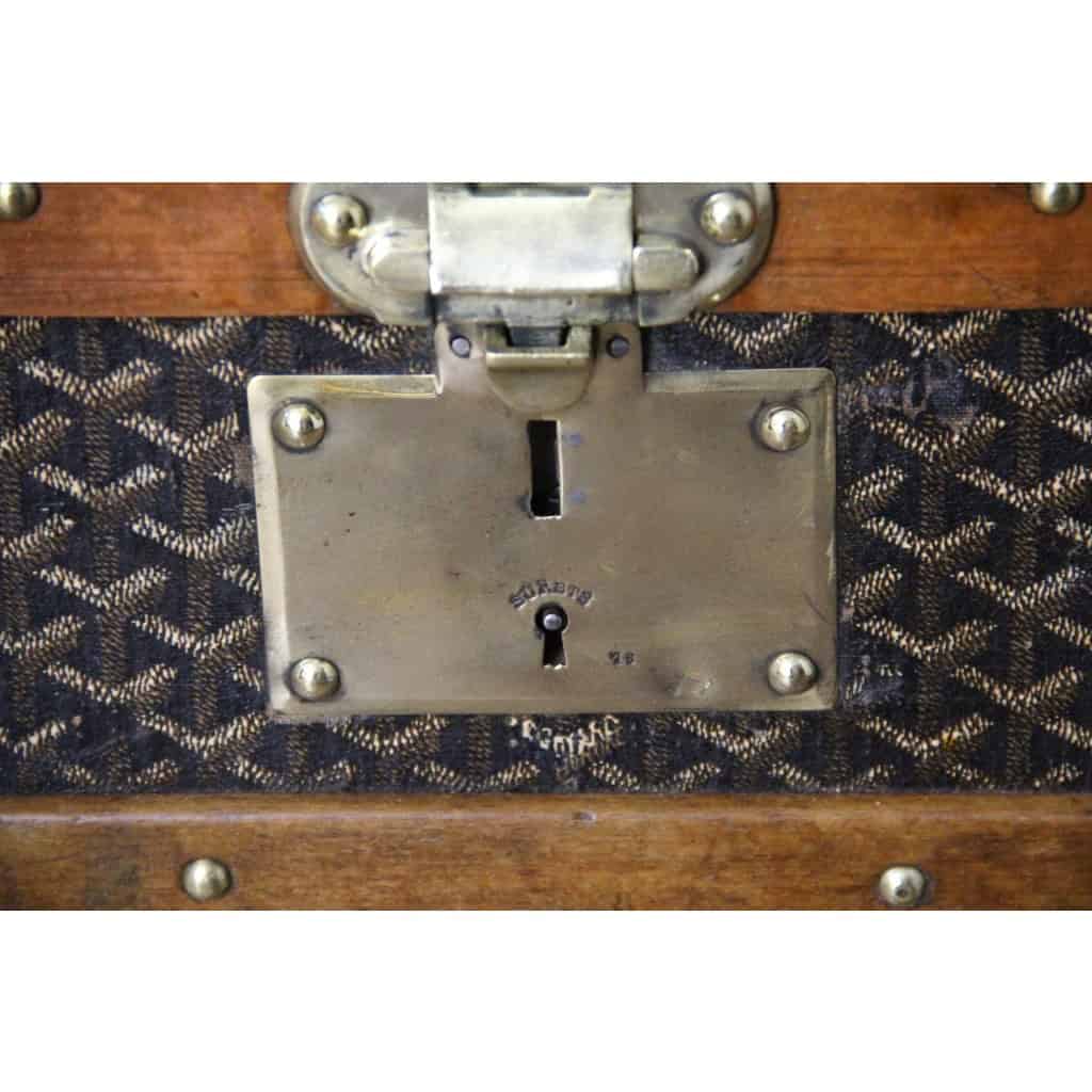 Malle Goyard 100 cm des années 1920’s en toile a chevrons 7