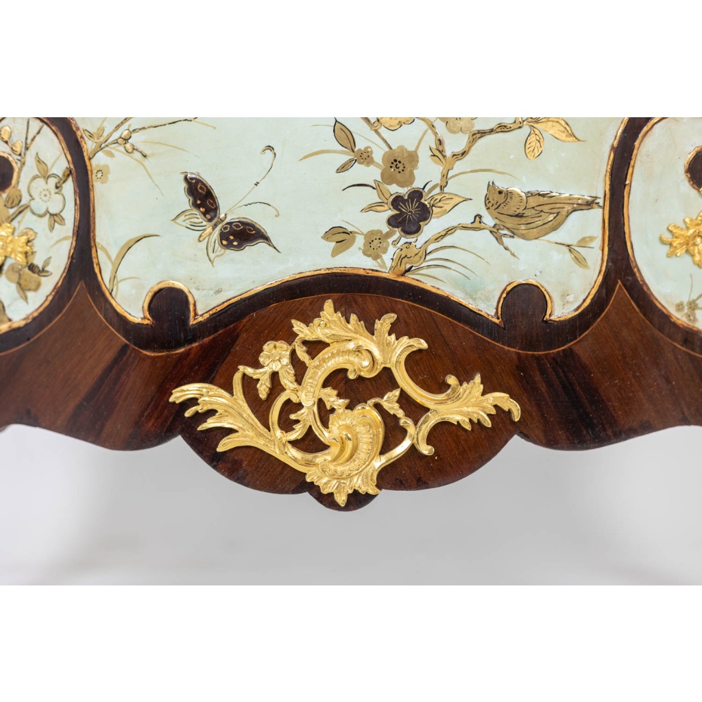 Commode sauteuse de style Louis XV, ouvrant à 2 tiroirs, à décor de fleurs LS34031901 9