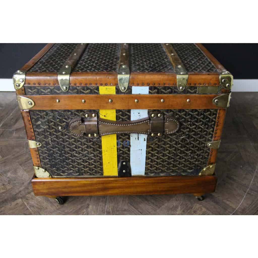Malle Goyard 100 cm des années 1920’s en toile a chevrons 11