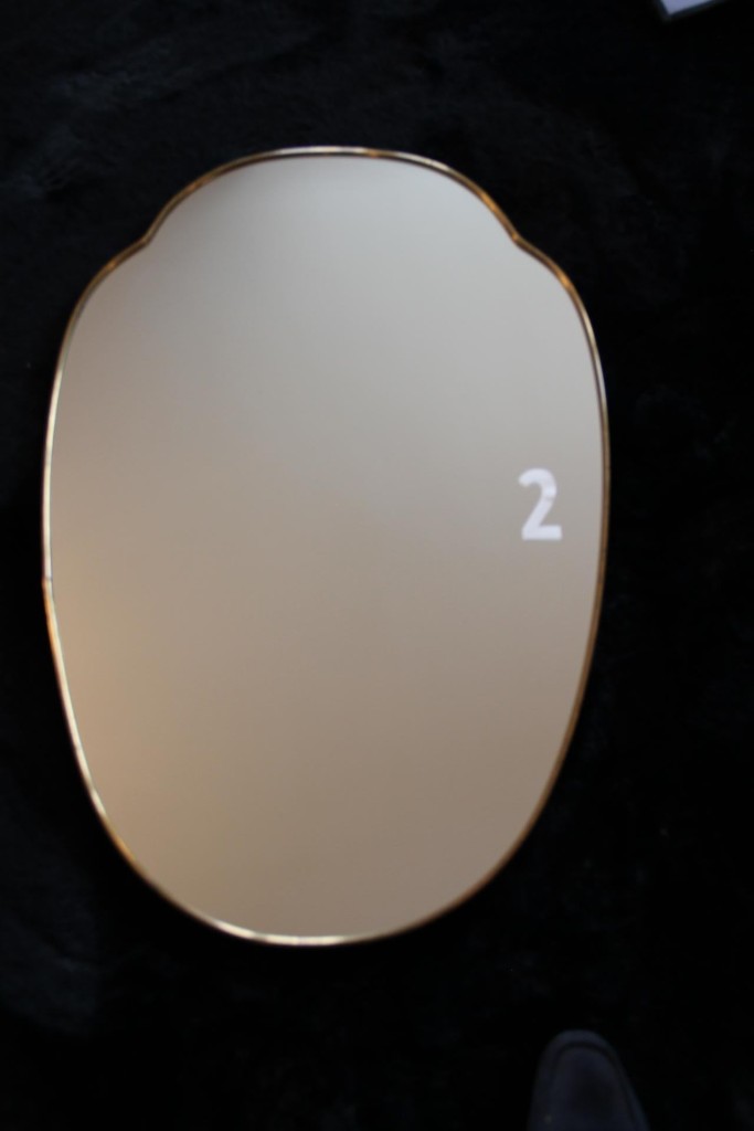 Paire de miroirs des années 50 en laiton doré 12