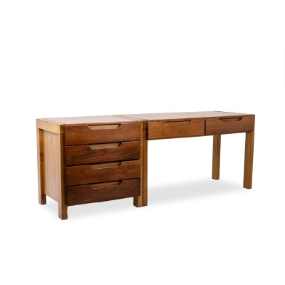 Bureau plat et son caisson en orme, 6 tiroirs en façade. Années 1970 LS6508