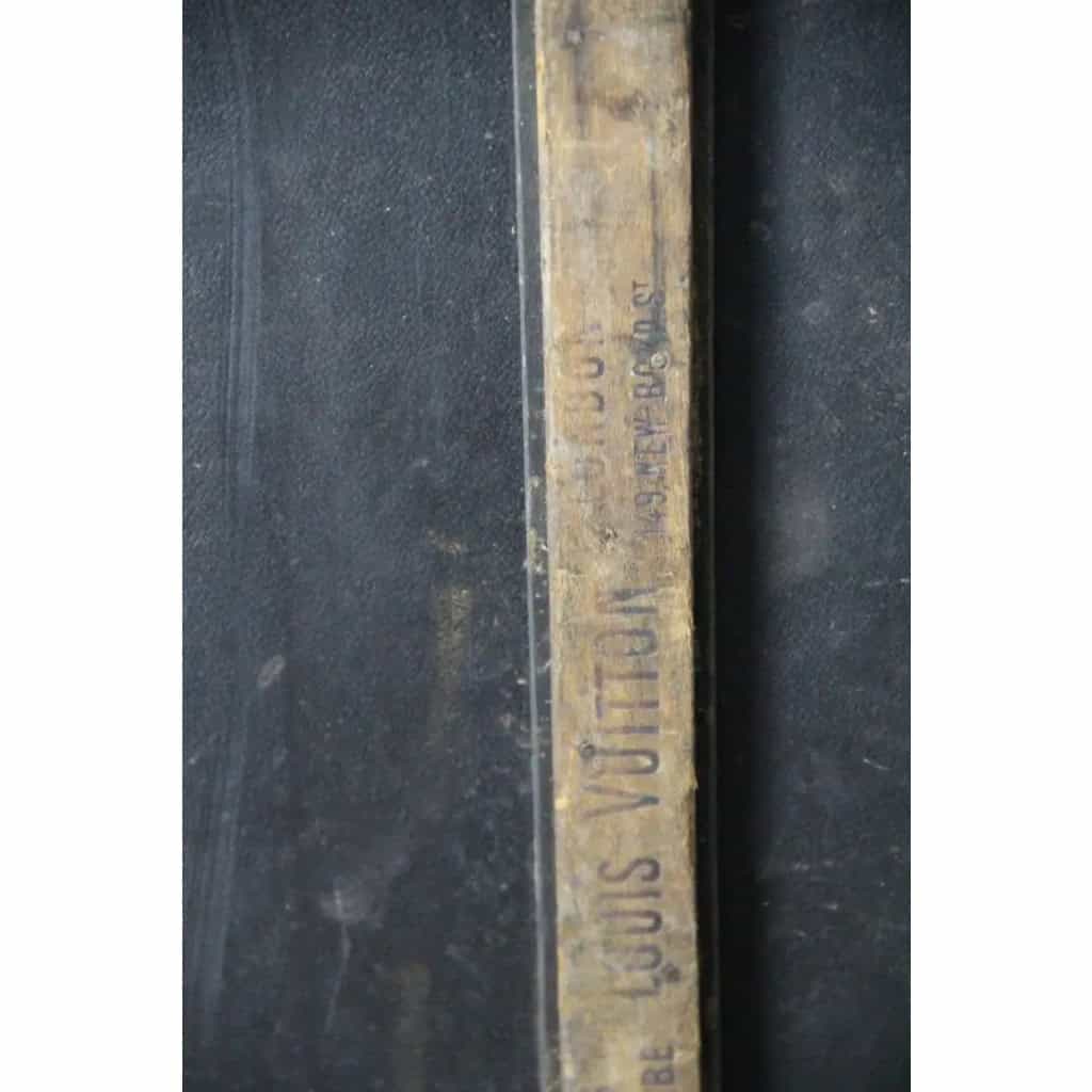 Malle Louis Vuitton ancienne courrier en toile monogram 110 cm 20 Malle Louis Vuitton ancienne courrier en toile monogram 110 cm 20