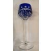 Un grand verre roemer bleu cobalt signé Saint Louis 6