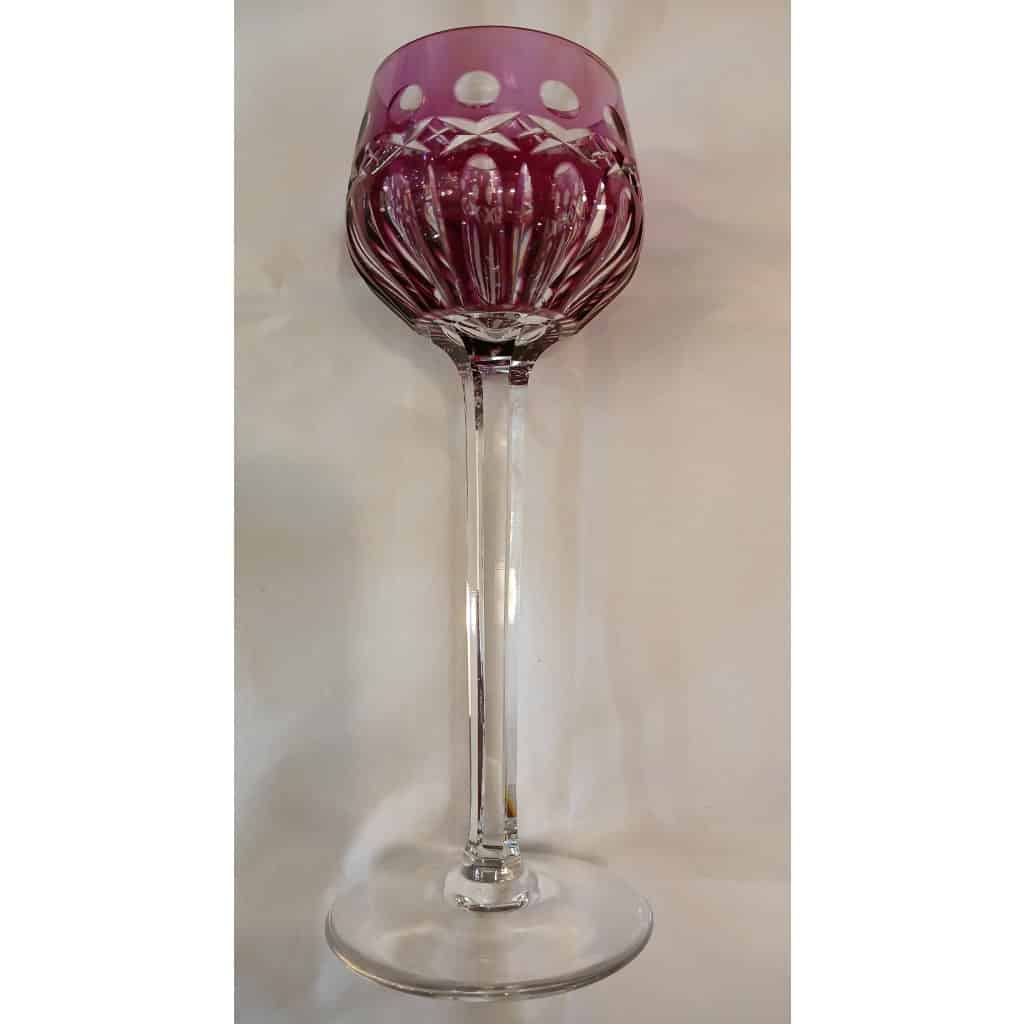 Un grand verre roemer rouge rubis signé Saint Louis 3