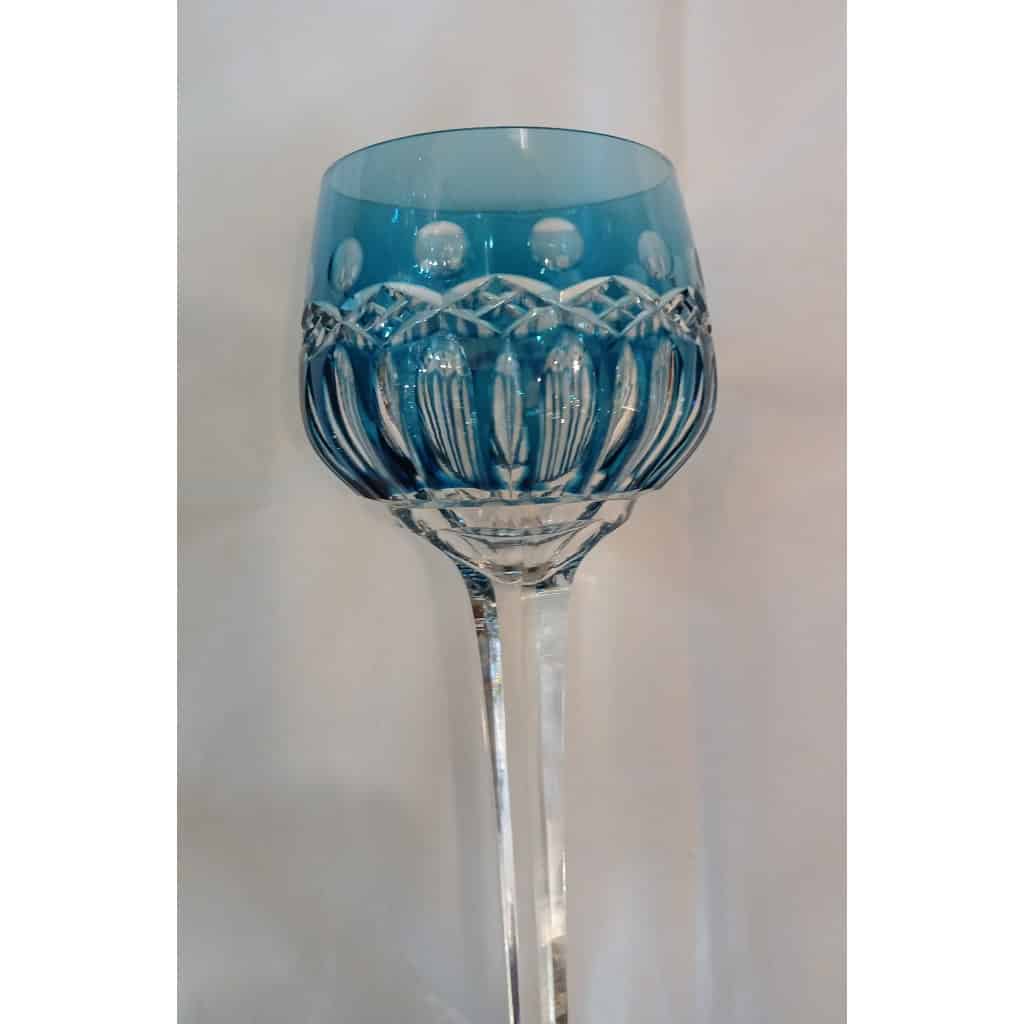 Un grand verre roemer saint louis signé bleu clair 6