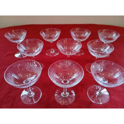 10 coupes à champagne Baccarat Modèle Nancy 10 coupes à champagne Baccarat Modèle Nancy