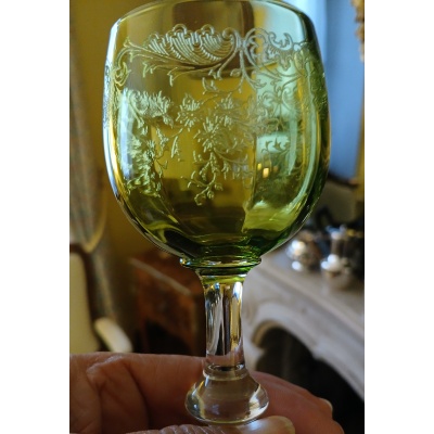 8 verres de couleurs saint louis modèle Cléo 3 8 verres de couleurs saint louis modèle Cléo 3