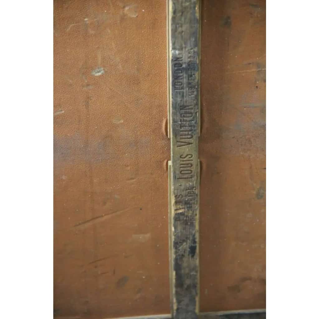 Malle Louis Vuitton à chapeaux ancienne en toile monogram 60 cm 23