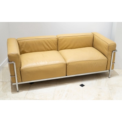 Le Corbusier, Perriand, Jeanneret – Cassina – Canapé LC3 Cuir Camel Gold 2 places