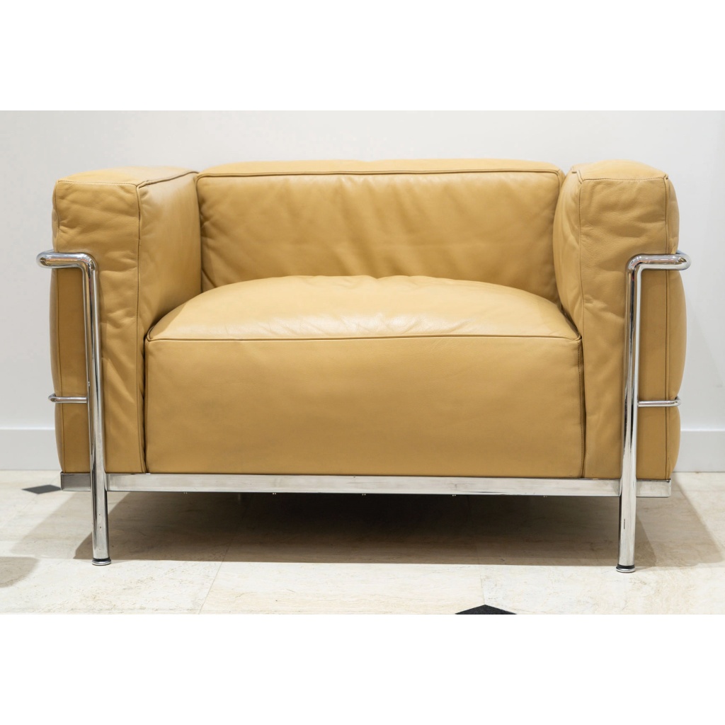 Le Corbusier, Perriand, Jeanneret – Cassina – Paire De Fauteuils LC3 Cuir Camel Gold 4