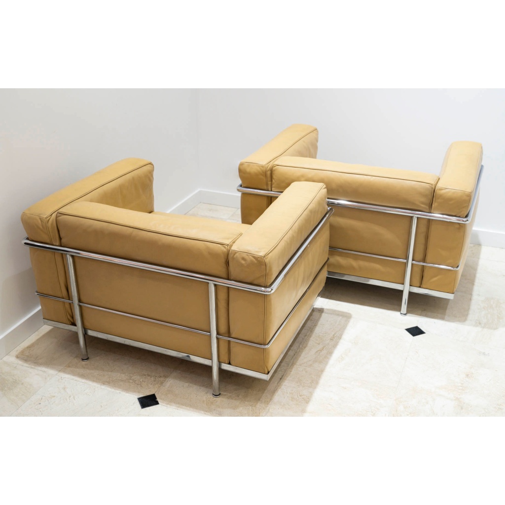 Le Corbusier, Perriand, Jeanneret – Cassina – Paire De Fauteuils LC3 Cuir Camel Gold 5