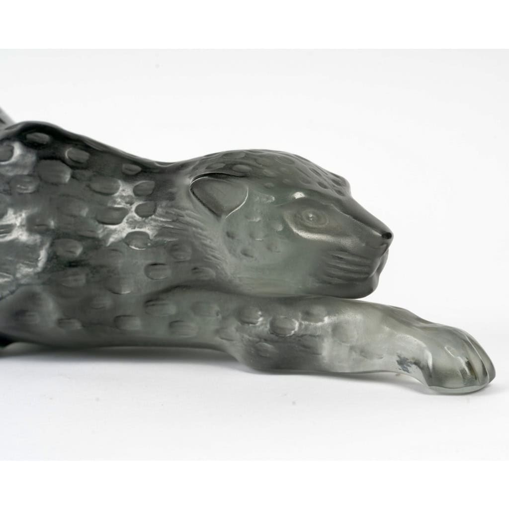 1990 Marie-Claude Lalique – Sculpture Panthère Zeila Cristal Gris 6