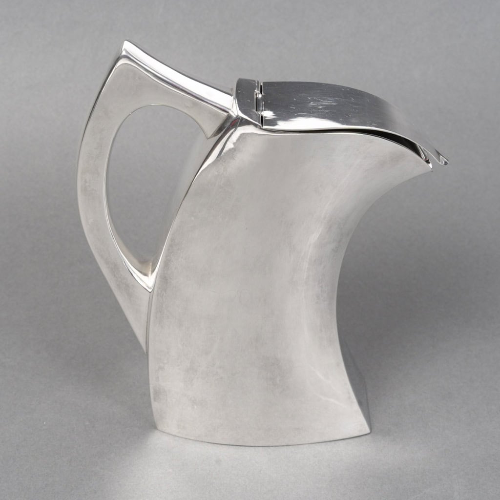 Pierre CARDIN Verseuse couverte en argent massif – Circa 1970 8 Pierre CARDIN Verseuse couverte en argent massif – Circa 1970 8