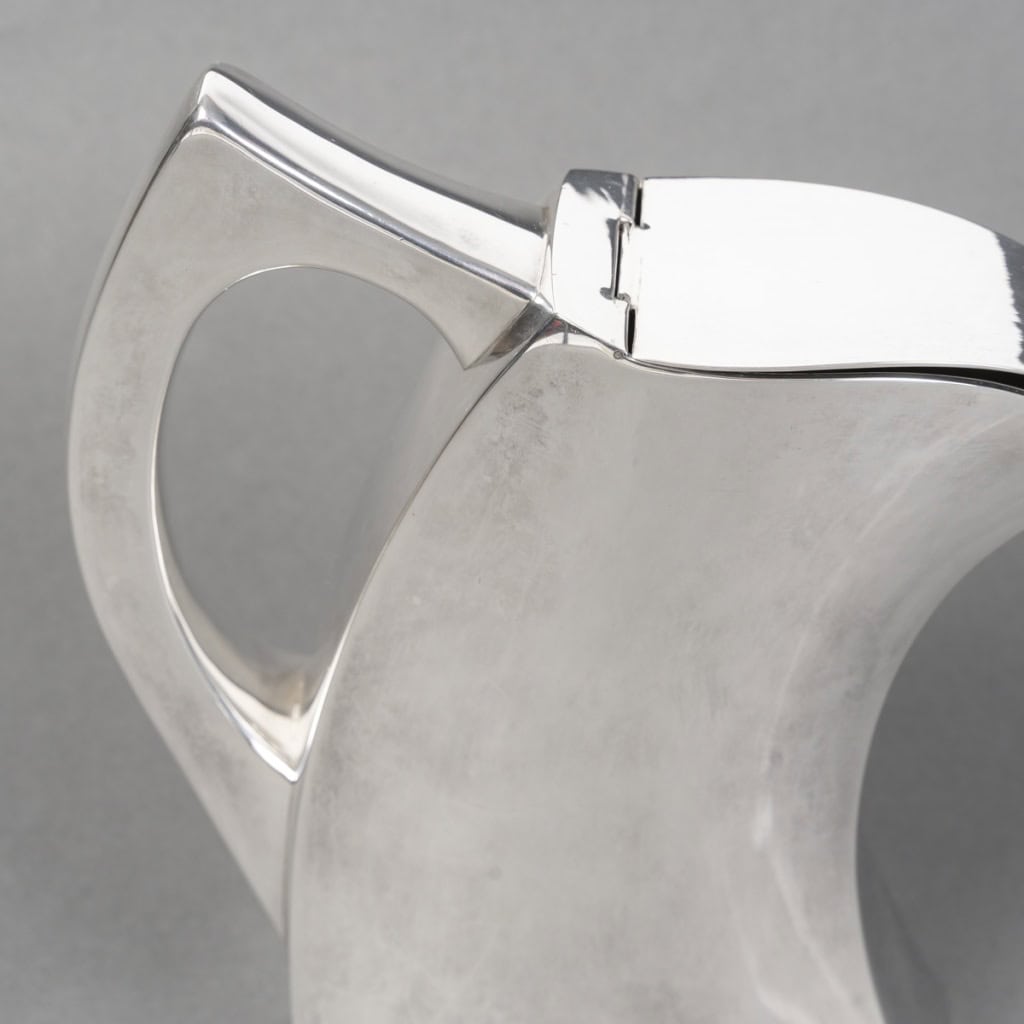 Pierre CARDIN Verseuse couverte en argent massif – Circa 1970 11 Pierre CARDIN Verseuse couverte en argent massif – Circa 1970 11