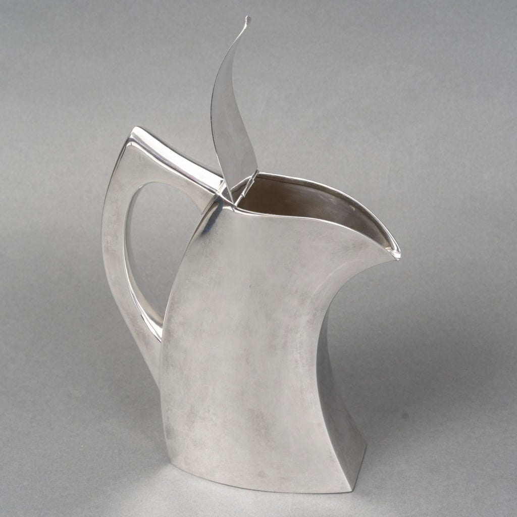 Pierre CARDIN Verseuse couverte en argent massif – Circa 1970 13 Pierre CARDIN Verseuse couverte en argent massif – Circa 1970 13