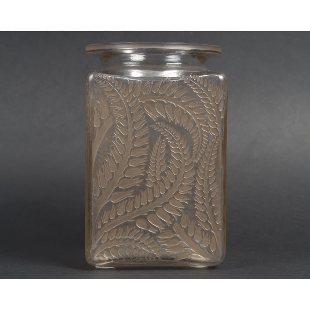 LALIQUE – Vase carré « Myrrhis » 1926 4