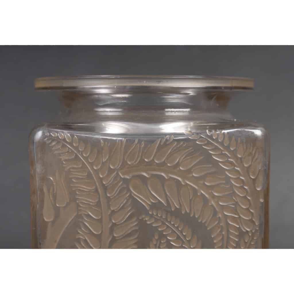 LALIQUE – Vase carré « Myrrhis » 1926 6