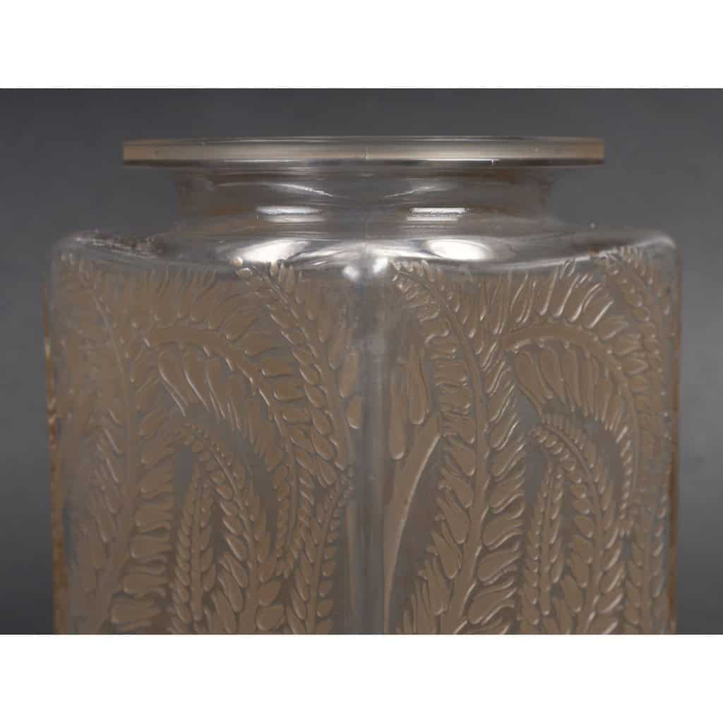 LALIQUE – Vase carré « Myrrhis » 1926 10