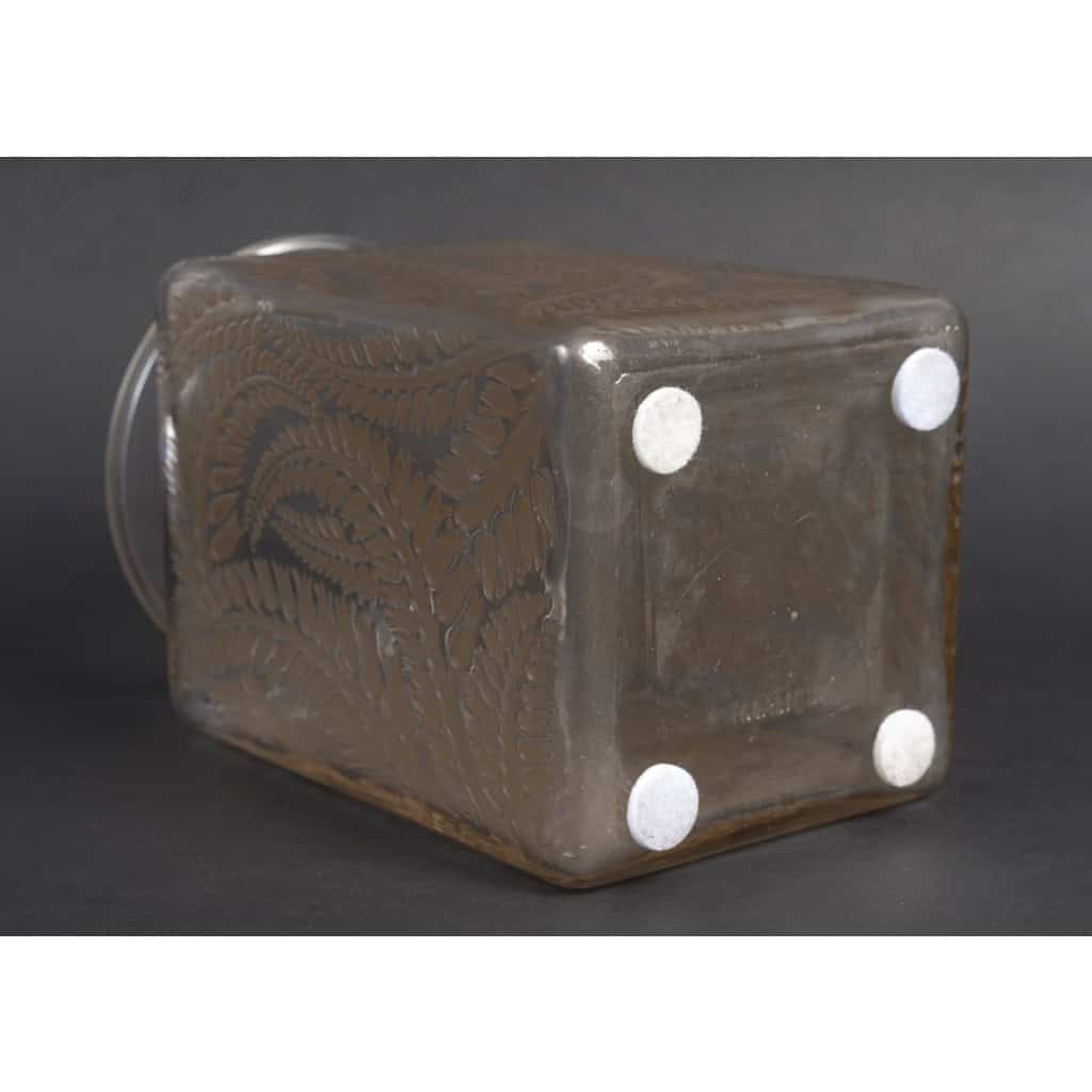 LALIQUE – Vase carré « Myrrhis » 1926 12