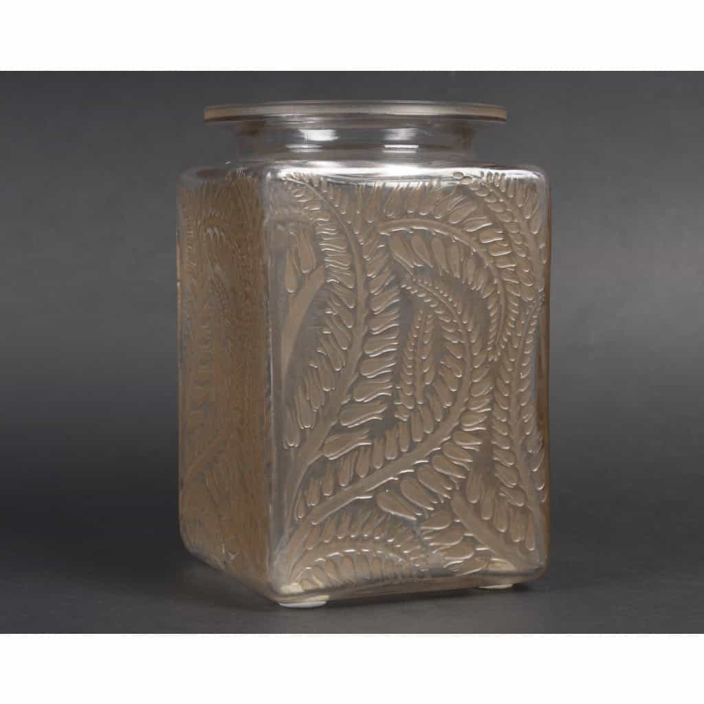 LALIQUE – Vase carré « Myrrhis » 1926 14
