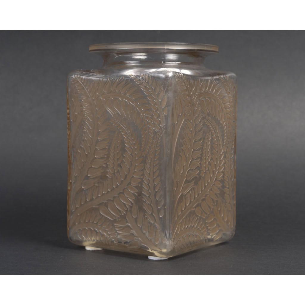 LALIQUE – Vase carré « Myrrhis » 1926 16