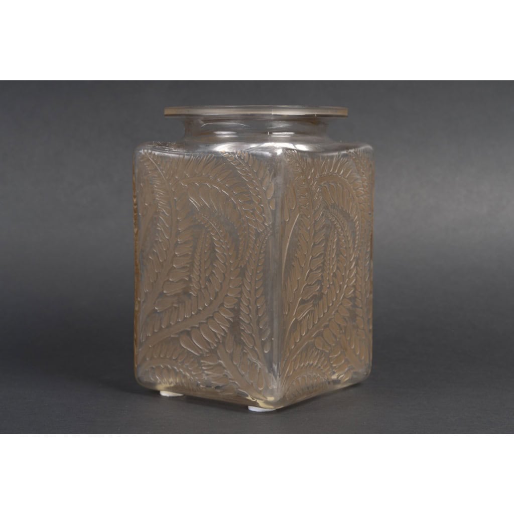 LALIQUE – Vase carré « Myrrhis » 1926 17