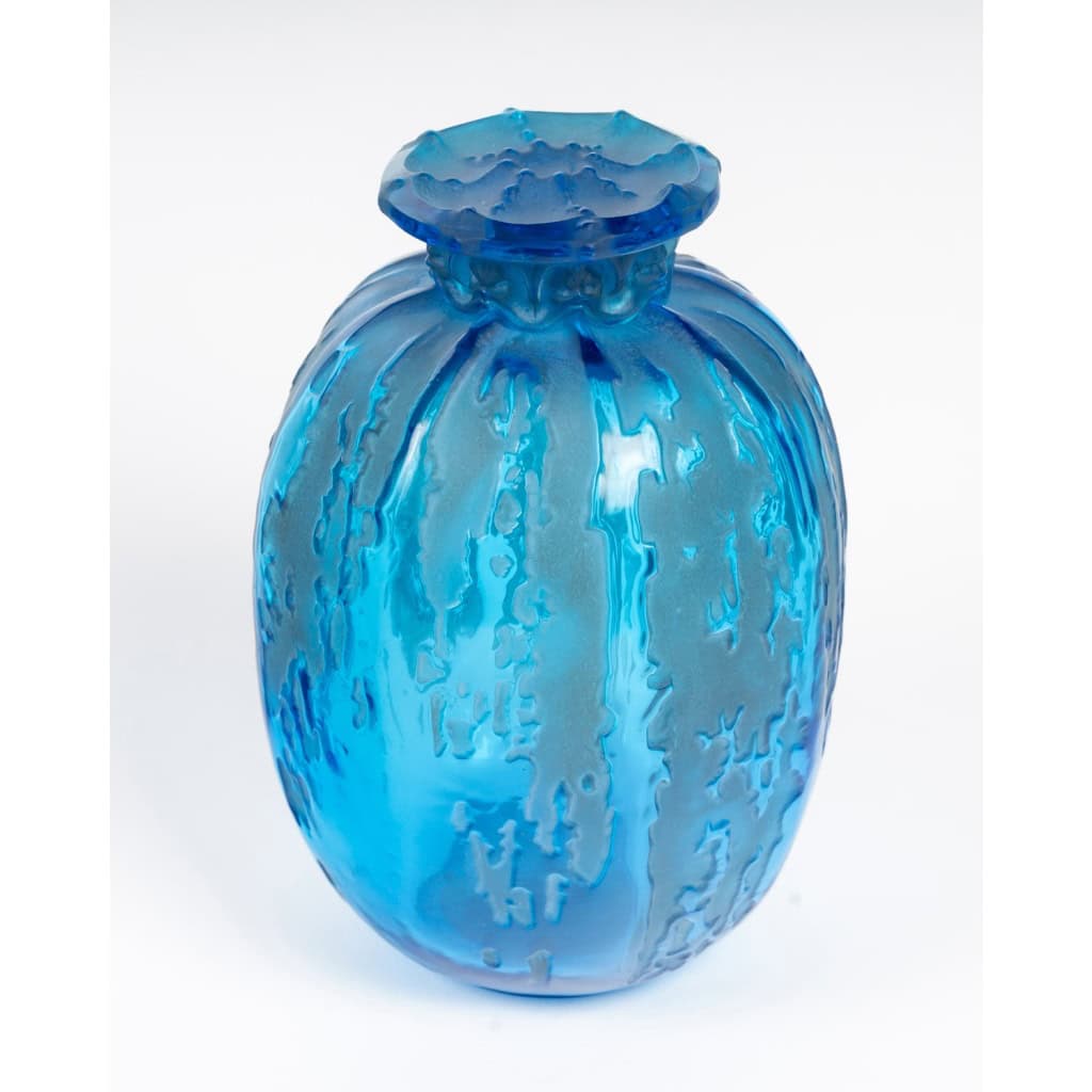 1912 René Lalique – Vase Fontaines Verre Bleu Electrique Patiné Gris 4