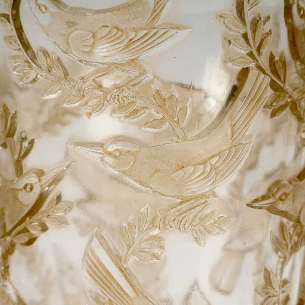 1938 René Lalique – Vase Grives Verre Blanc Patiné Sépia 8