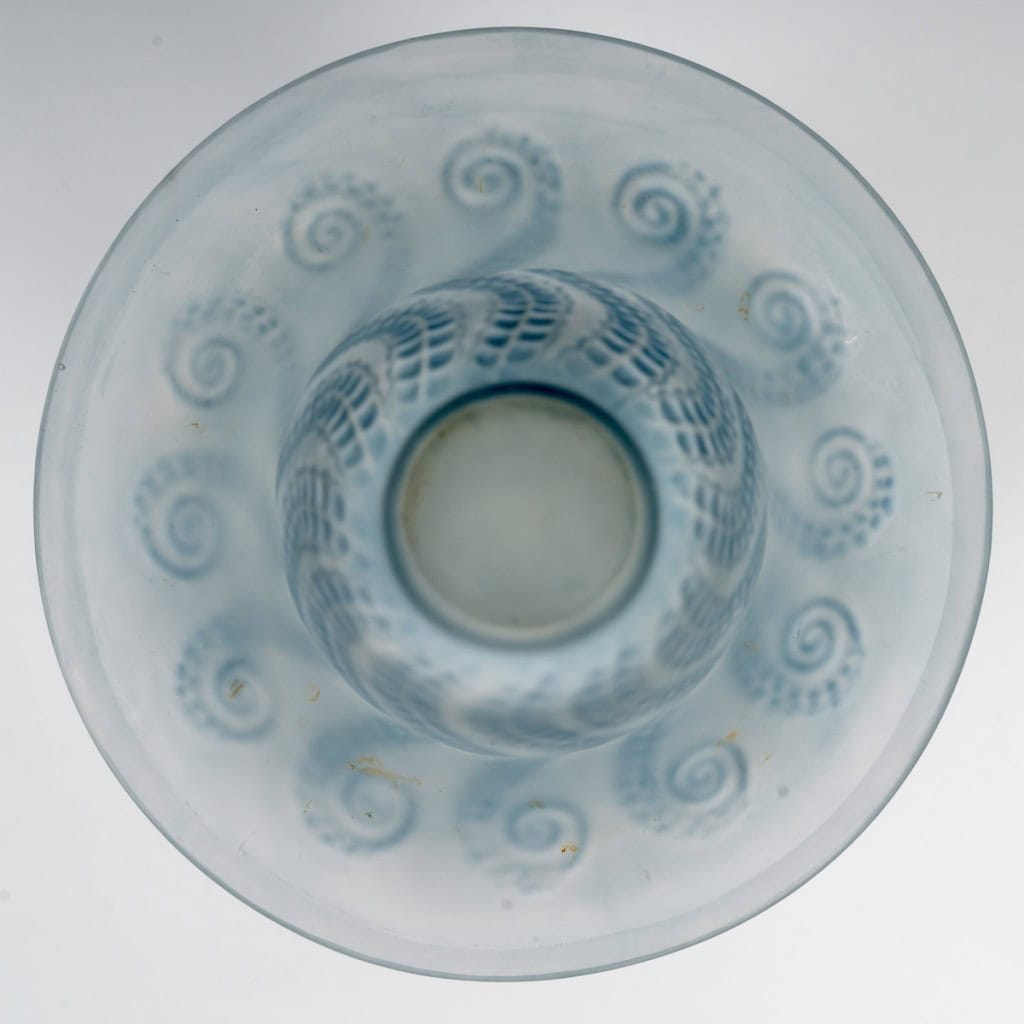 1921 René Lalique – Vase Méduse Verre Blanc Patiné Bleu 5