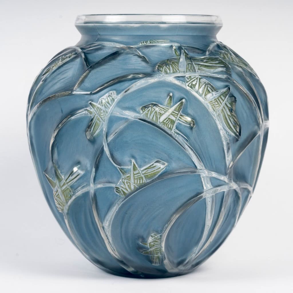1912 René Lalique – Vase Sauterelles Verre Blanc Patiné Bleu et Vert 3