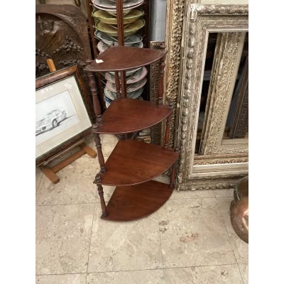 Etagère d’angle
