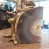 Morceau de géode d’agate polie et Corail en bronze doré 17