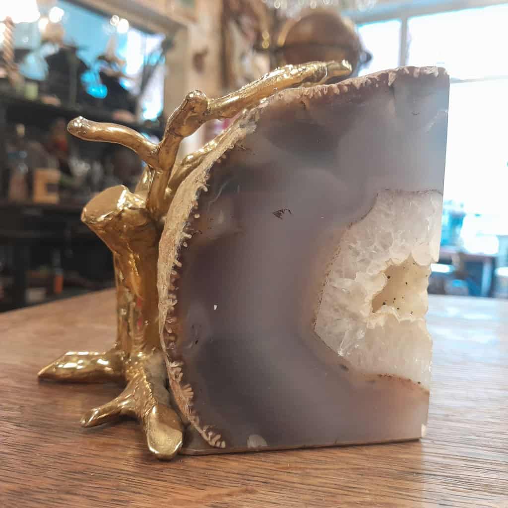 Morceau de géode d’agate polie et Corail en bronze doré 4