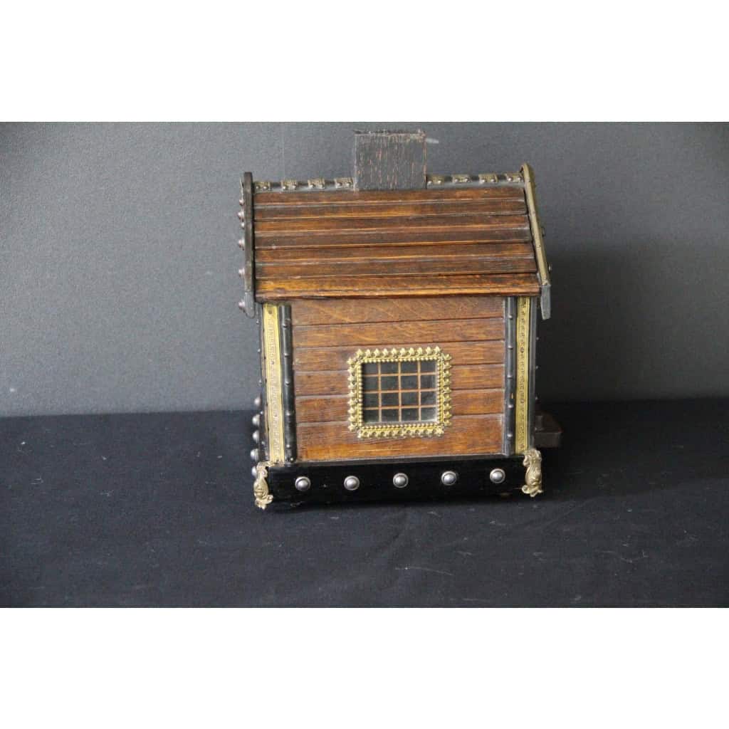 Cave à cigares à mecanisme representant un chalet en bois 4 Cave à cigares à mecanisme representant un chalet en bois 4