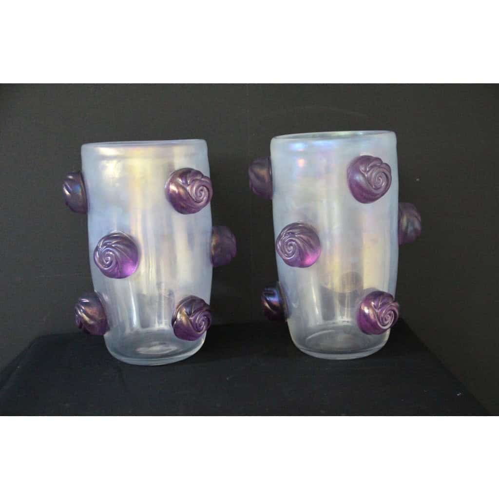 Paire de grands vases irisés à boutons de rose violets en verre de Murano 4