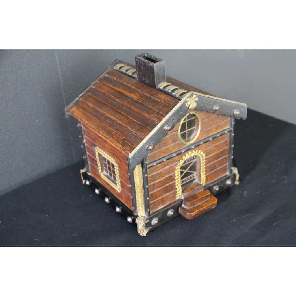 Cave à cigares à mecanisme representant un chalet en bois 14 Cave à cigares à mecanisme representant un chalet en bois 14