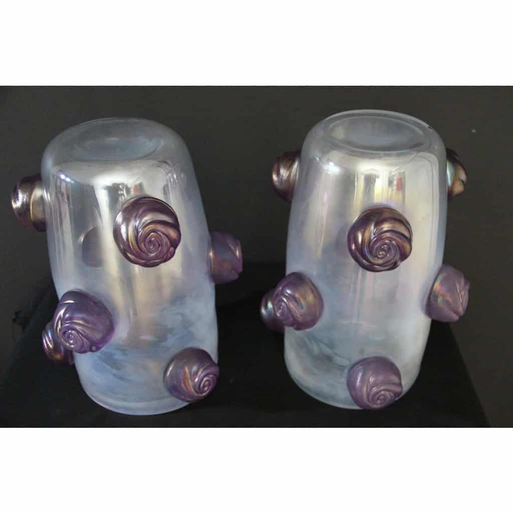 Paire de grands vases irisés à boutons de rose violets en verre de Murano 14
