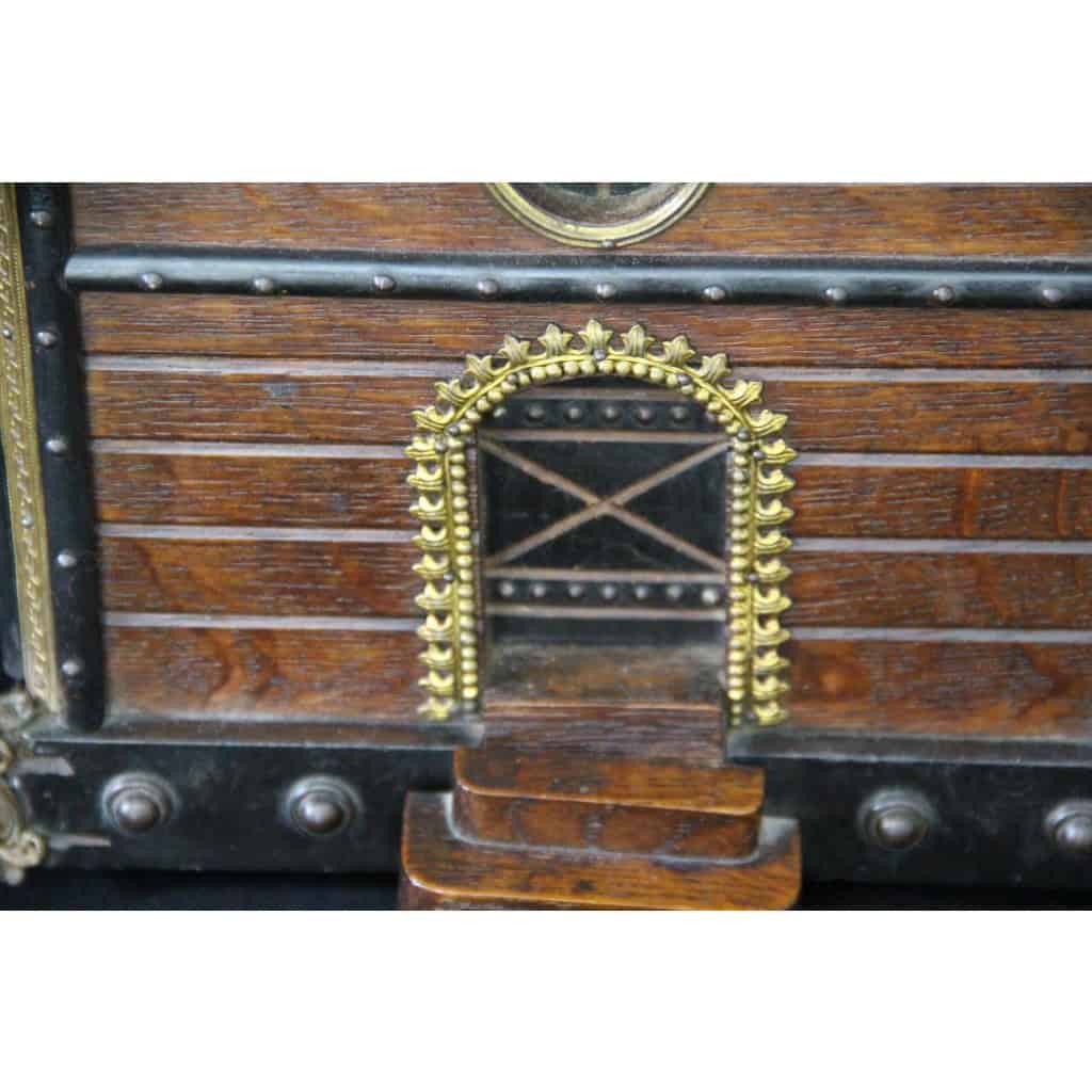 Cave à cigares à mecanisme representant un chalet en bois 15 Cave à cigares à mecanisme representant un chalet en bois 15