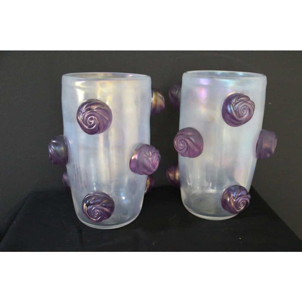 Paire de grands vases irisés à boutons de rose violets en verre de Murano 17