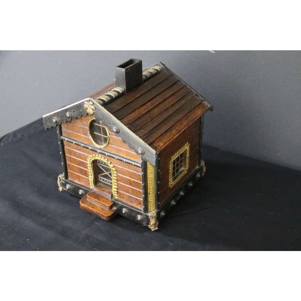 Cave à cigares à mecanisme representant un chalet en bois 19 Cave à cigares à mecanisme representant un chalet en bois 19