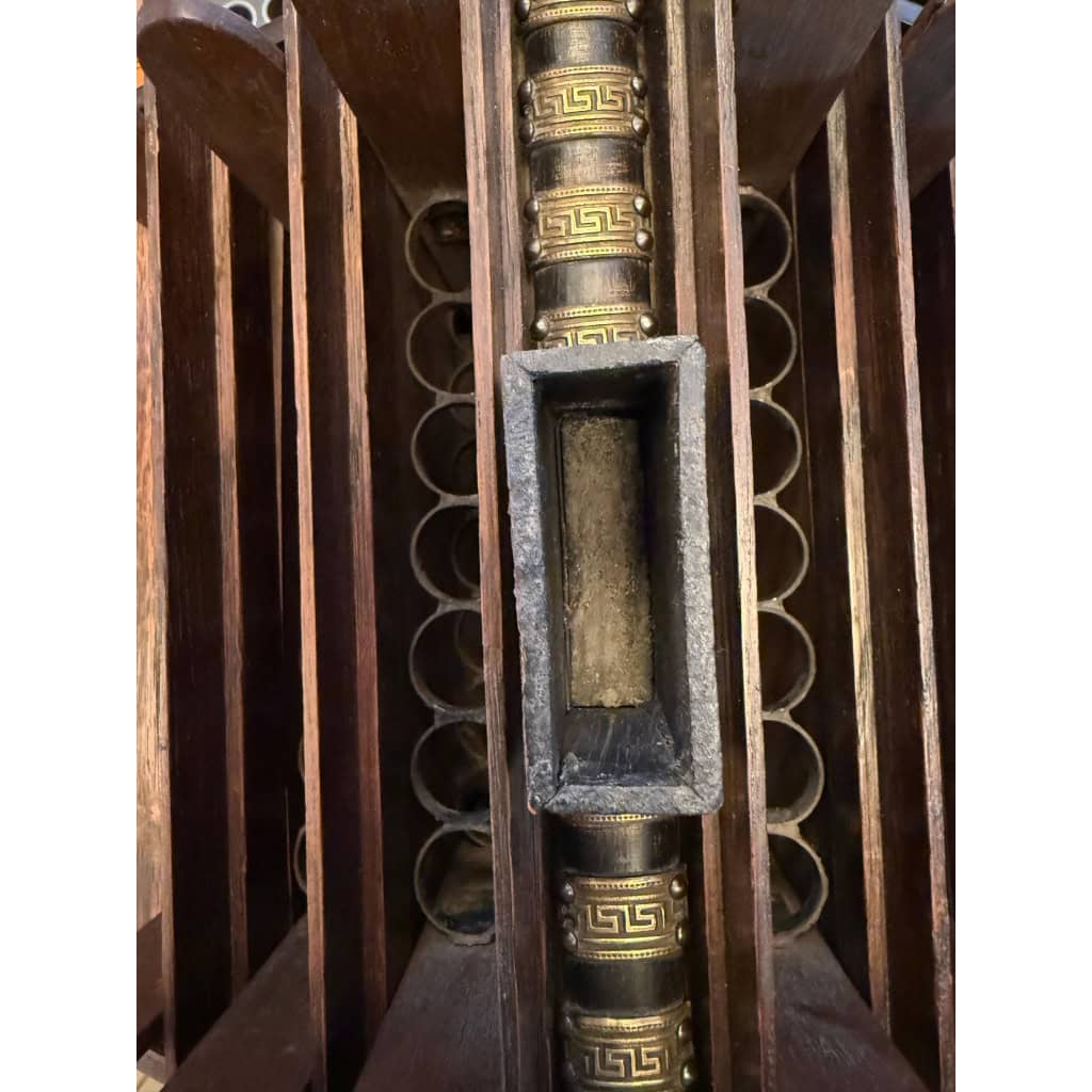 Cave à cigares à mecanisme representant un chalet en bois 21 Cave à cigares à mecanisme representant un chalet en bois 21