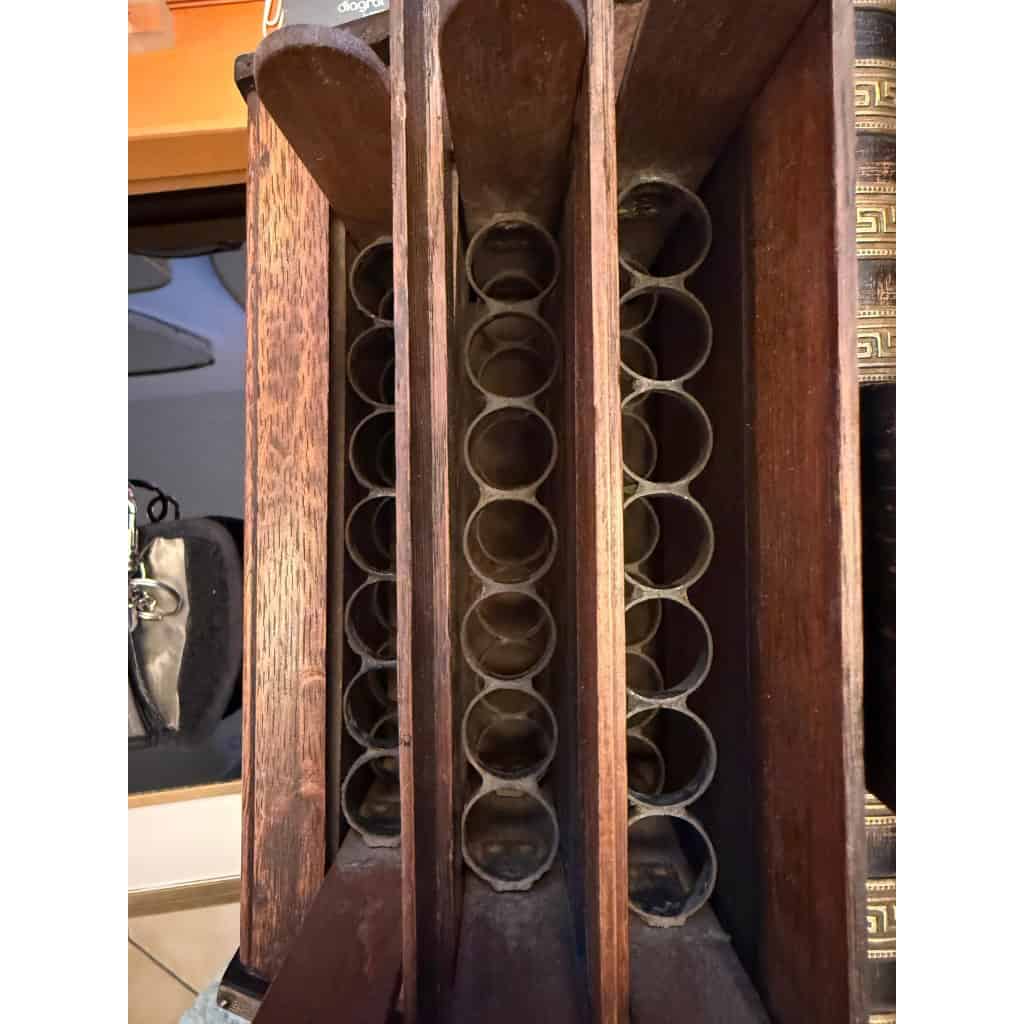 Cave à cigares à mecanisme representant un chalet en bois 22 Cave à cigares à mecanisme representant un chalet en bois 22