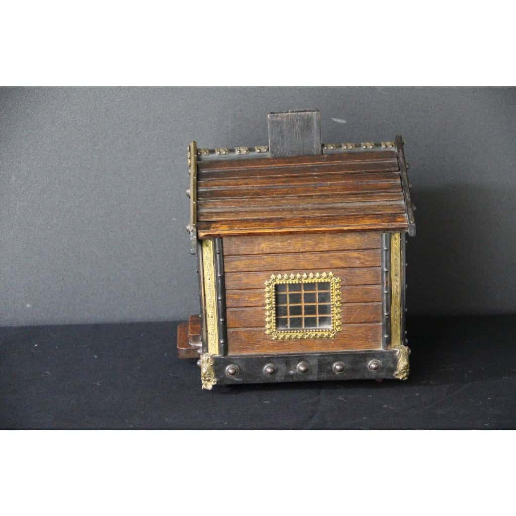 Cave à cigares à mecanisme representant un chalet en bois 6 Cave à cigares à mecanisme representant un chalet en bois 6