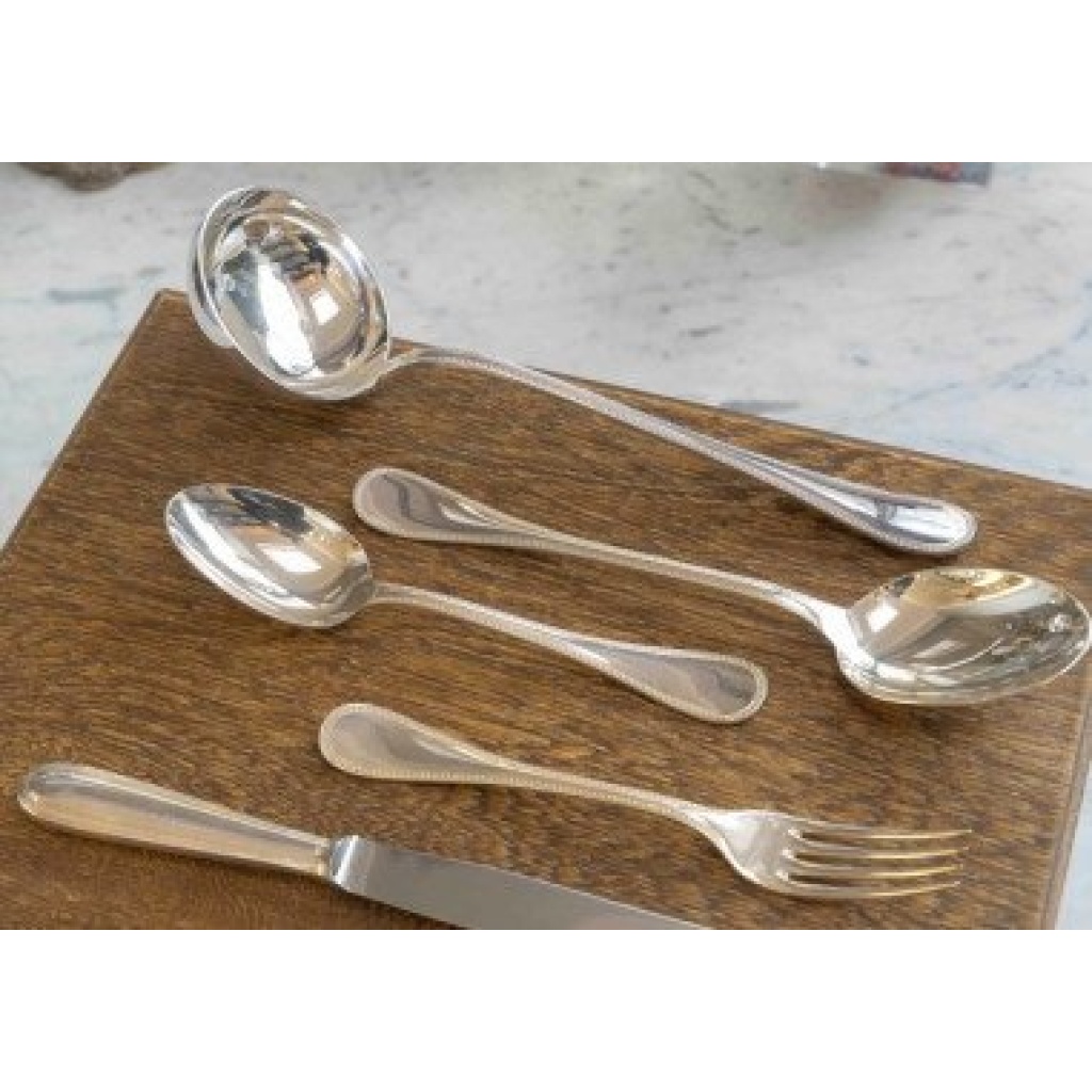 Christofle ménagère Perles pour 12 personnes (62 pièces) en métal argenté dans son coffre 6