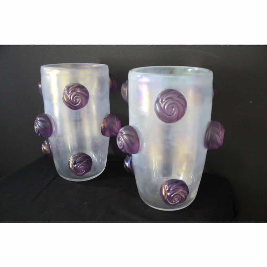 Paire de grands vases irisés à boutons de rose violets en verre de Murano 8